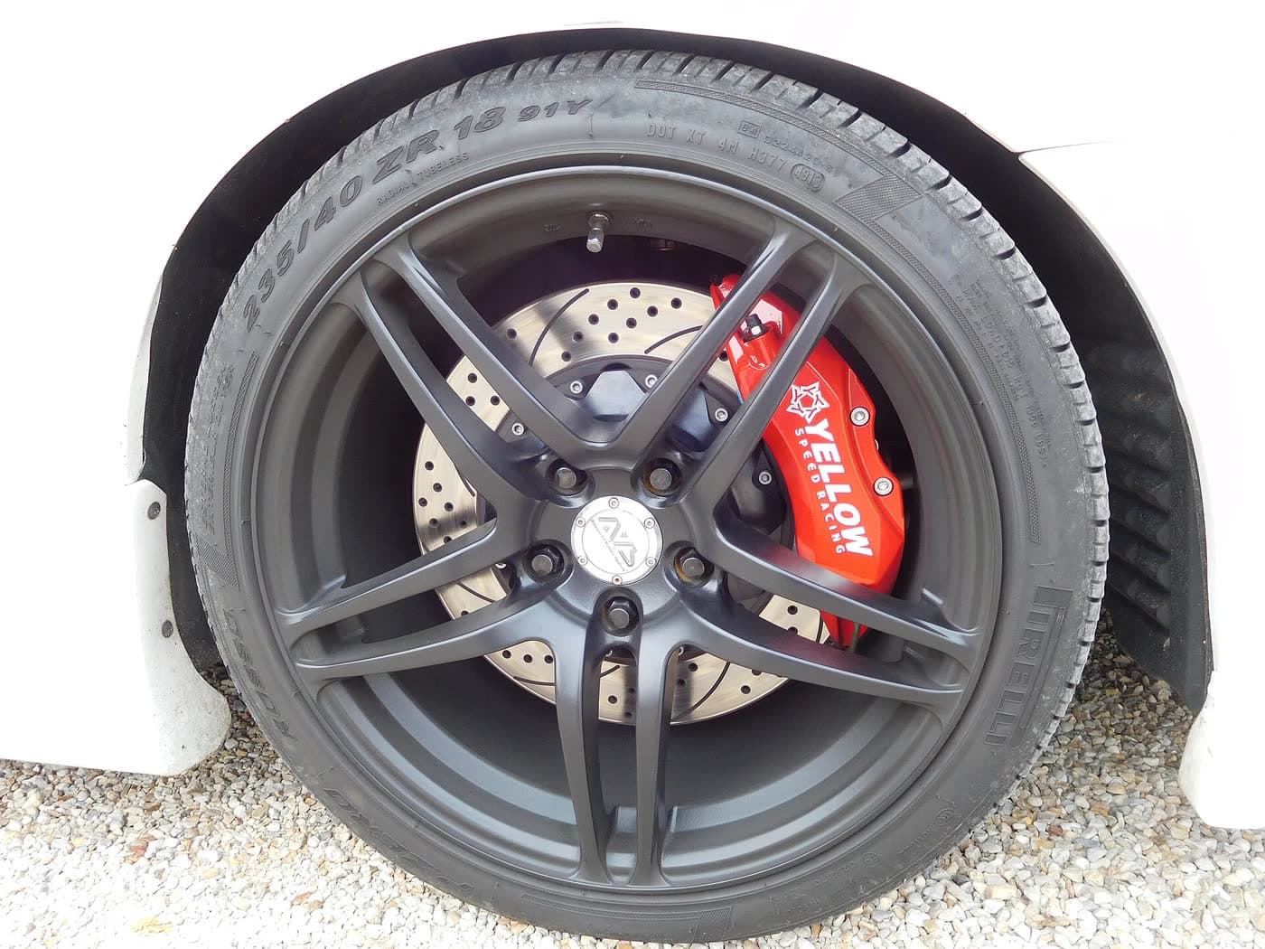 Heavy vehicle disc brake caliper and rotor