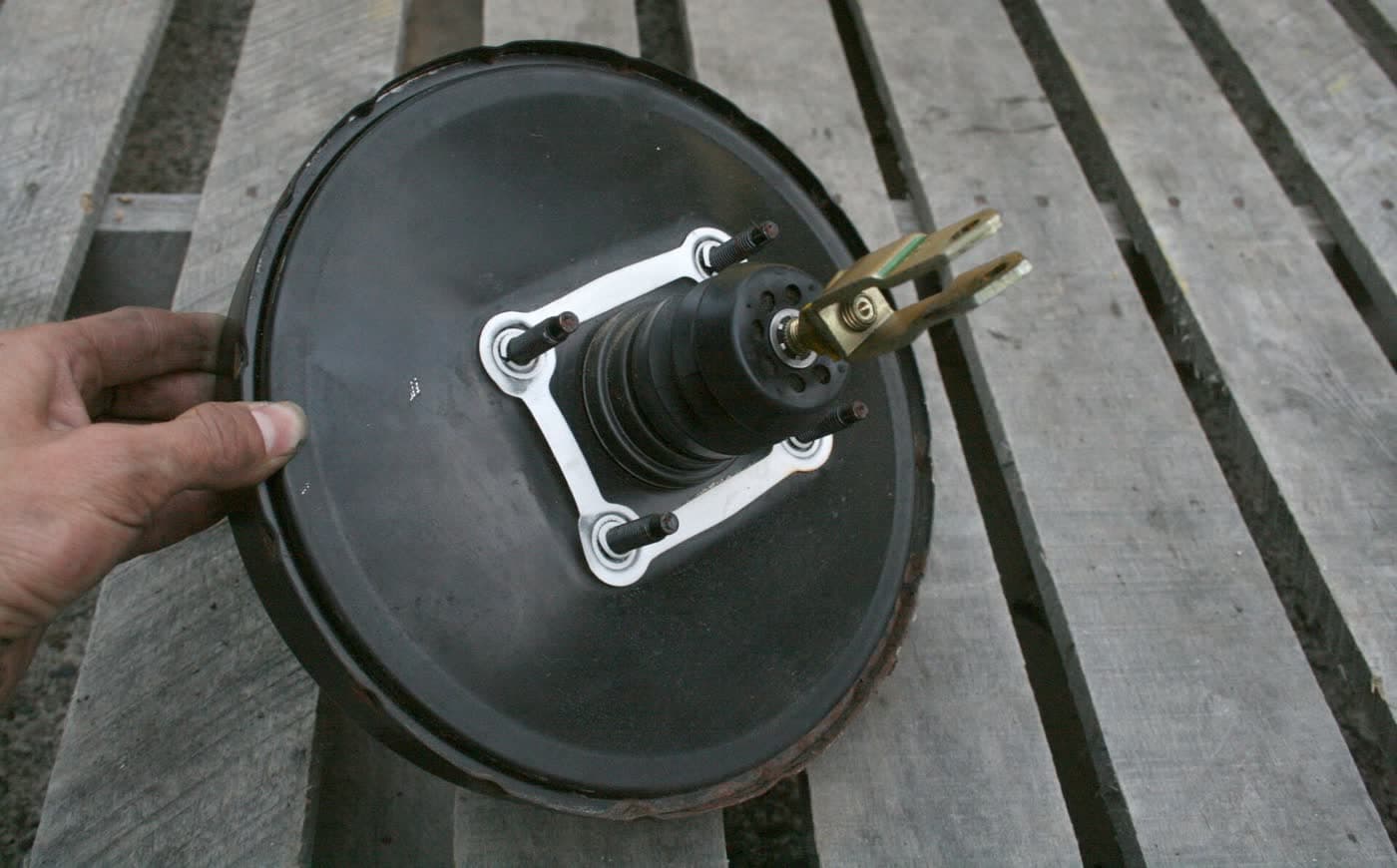 Hydraulic power brake booster unit