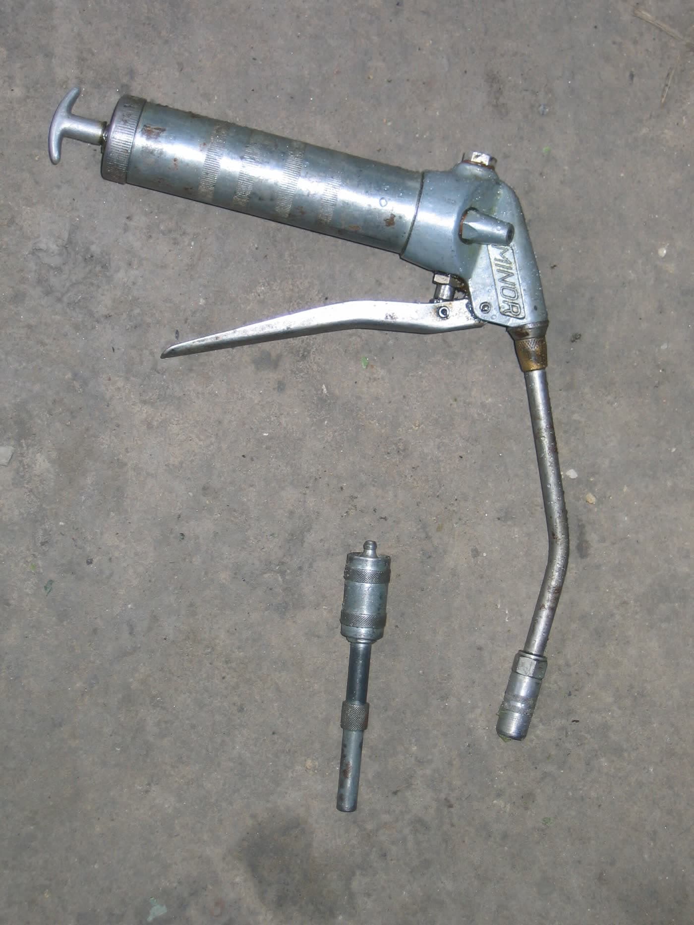Air operated grease pump on drum