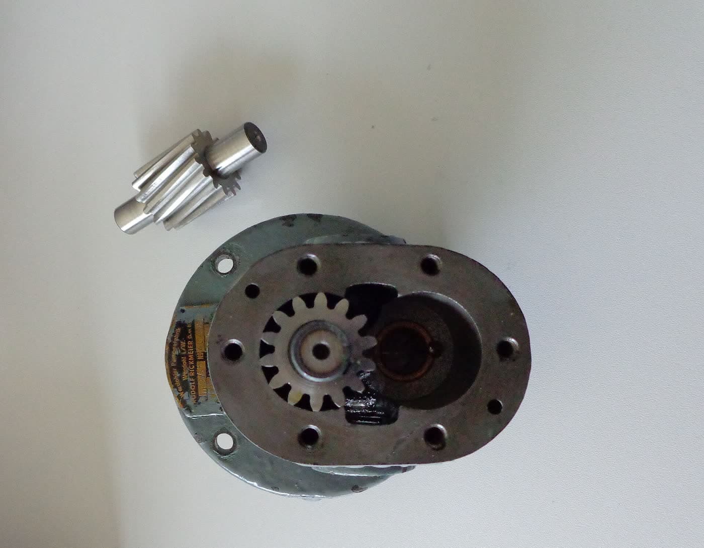 Hydraulic gear pump unit