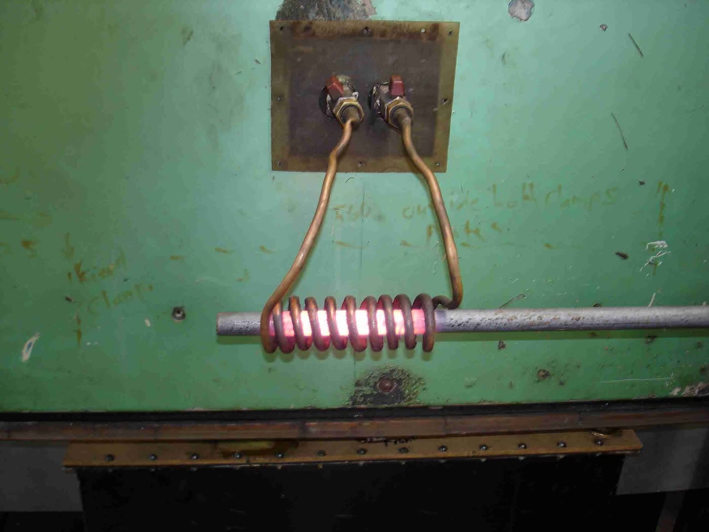 Bearing induction heater with yoke