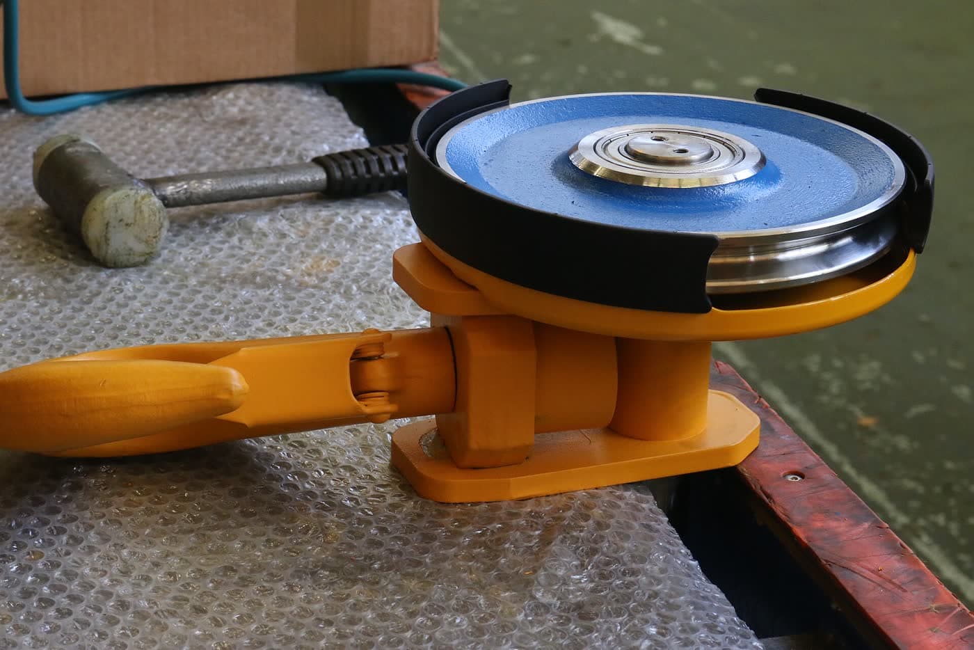 Crane boom tip sheave wheels with wire rope