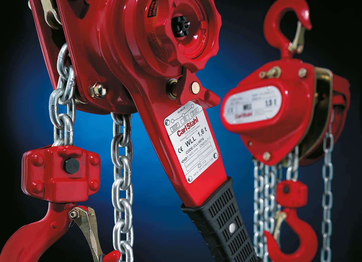 Electric wire rope hoist on overhead crane bridge
